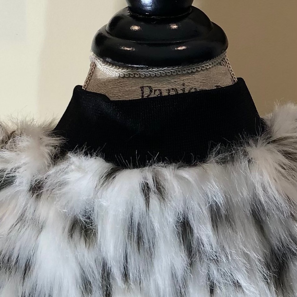 NWOT Say What? White & Black Faux Fur Jacket Sz M - Picture 5 of 12